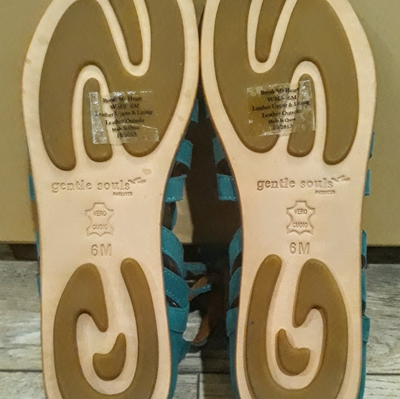 Gentle Souls:Kenneth Cole "Break My Heart" sandal - Picture 7 of 8